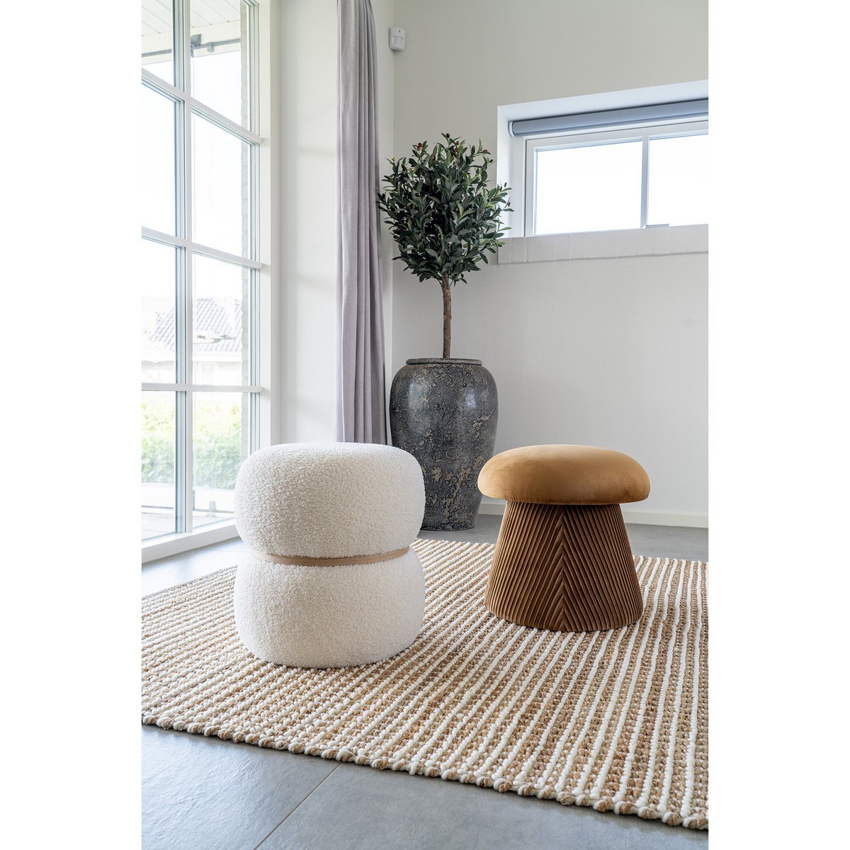 Milford Poef - Wit, MDF/grenenhout/schuim/polyester, 38x38x41 cm