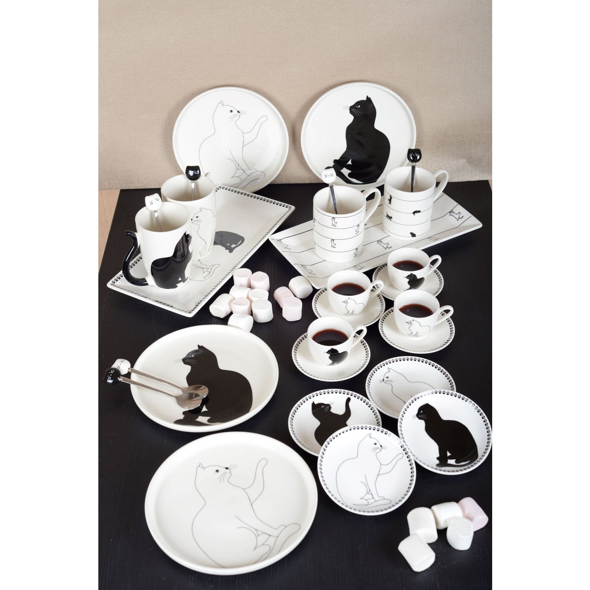 KAT KOFFIEKOPJES MET BORDJES - SET VAN 4