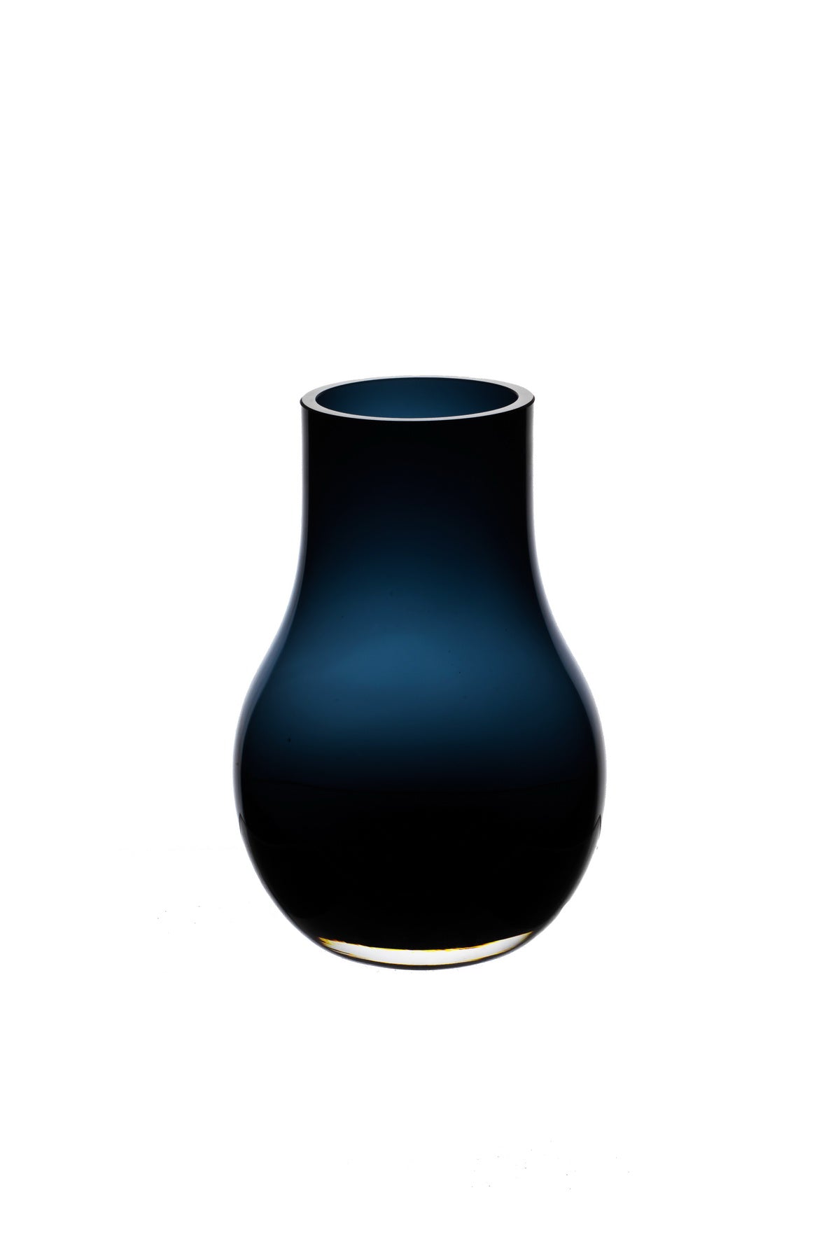Moderne elegante vaas in diepblauw kwaliteitsglas
