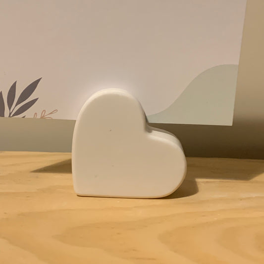 🤍 Handgemaakt Hart Staandertje – Voor Kaartjes of Foto's