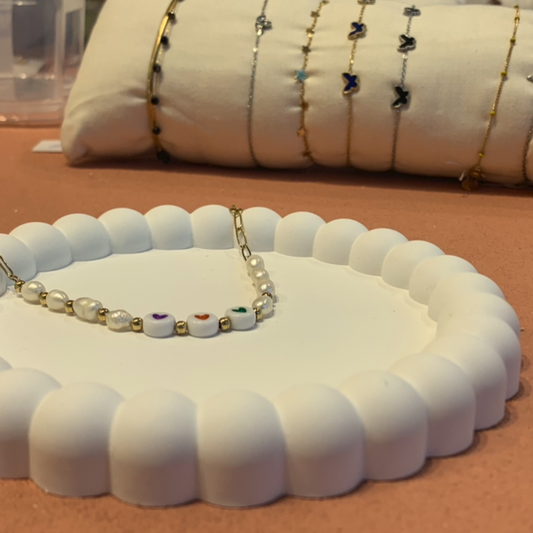 ๐ค Schaaltje met Bollenrand โ Elegant & Veelzijdig