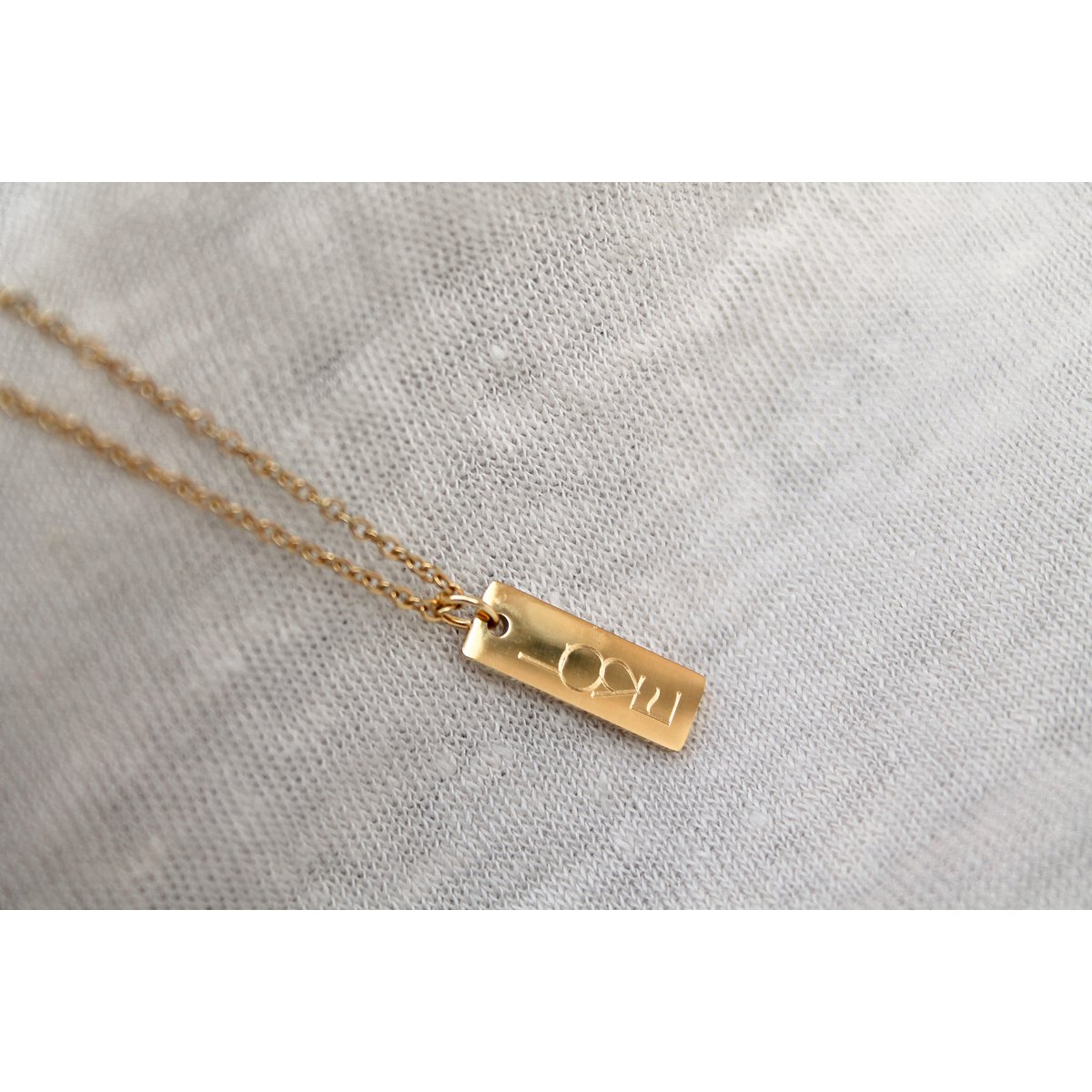 Ketting LOVE Gravure Plaatje - Goud