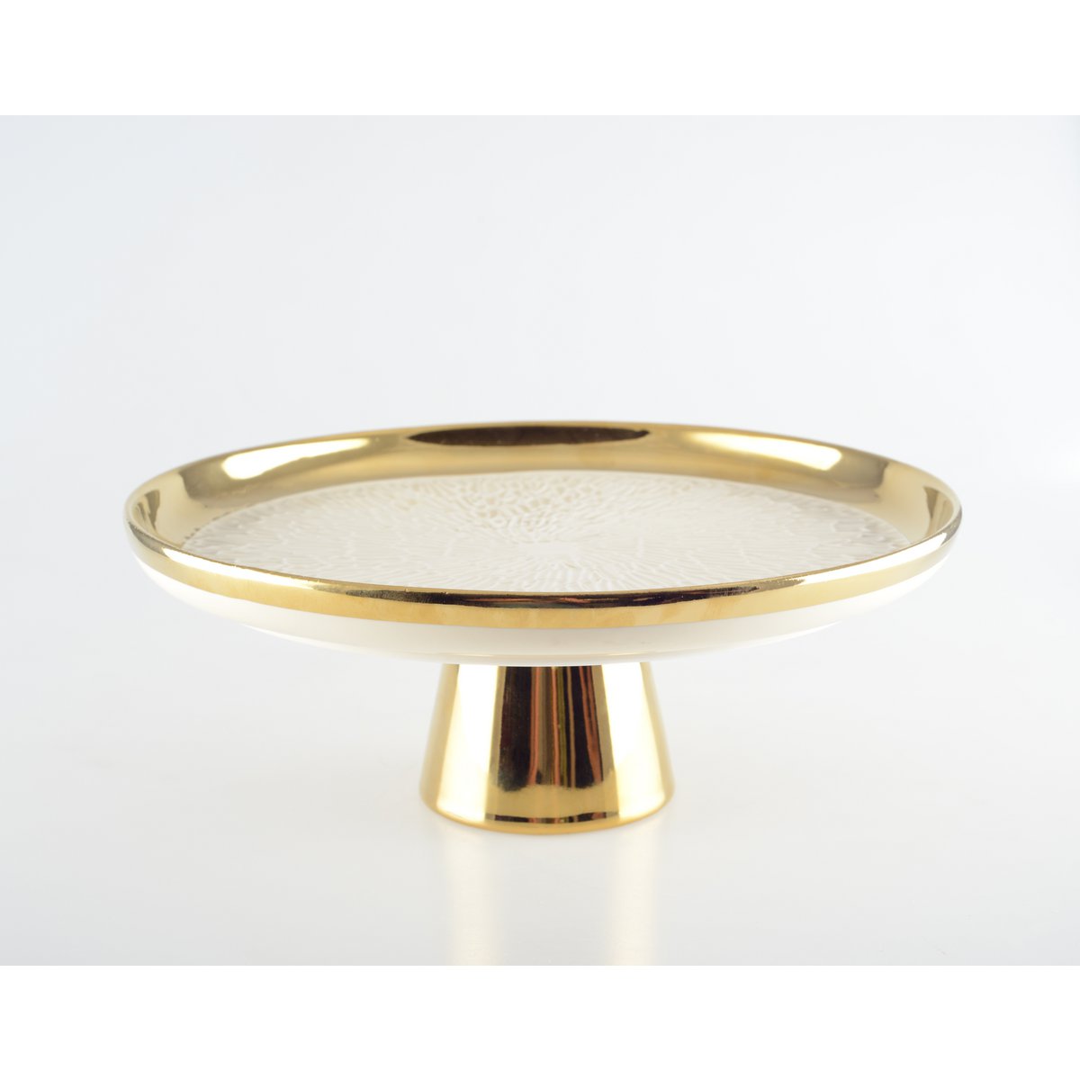 ROOMVOETIGE TAARTENSCHAAL MET GOUDEN RAND