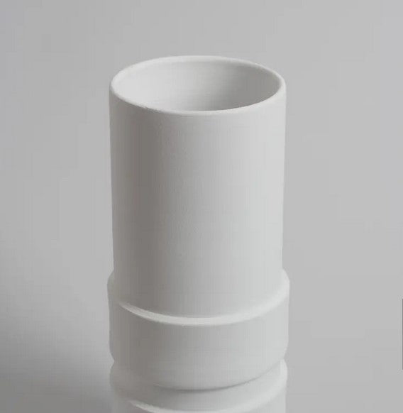 Symmetrische witte vaas - 28 cm