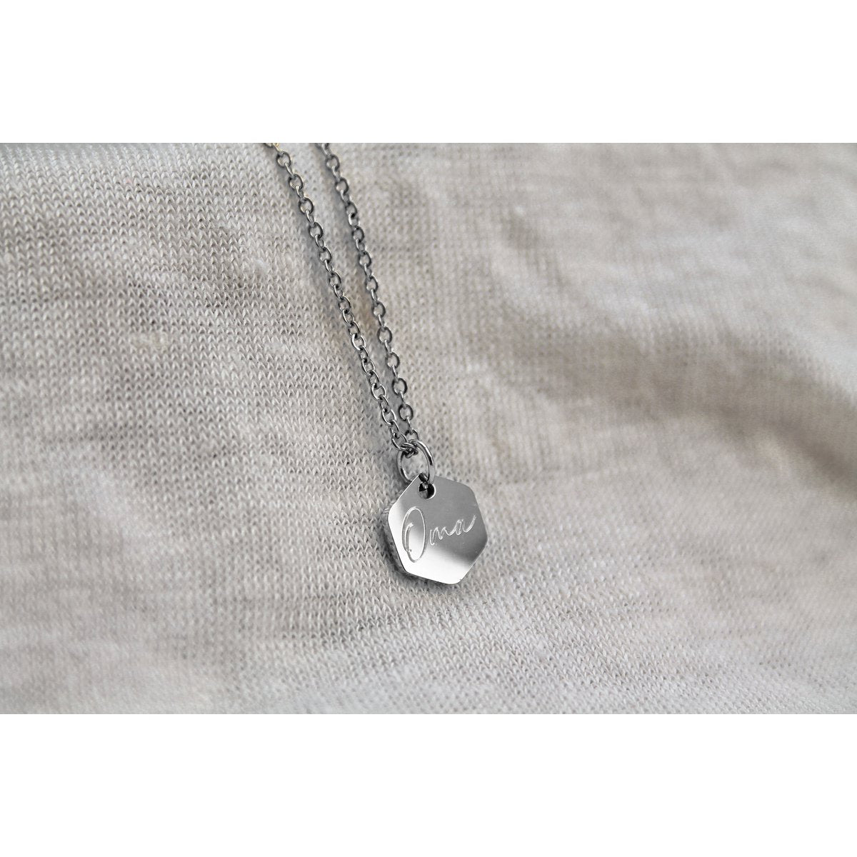 Ketting Oma Gravure Bedeltje - Zilver