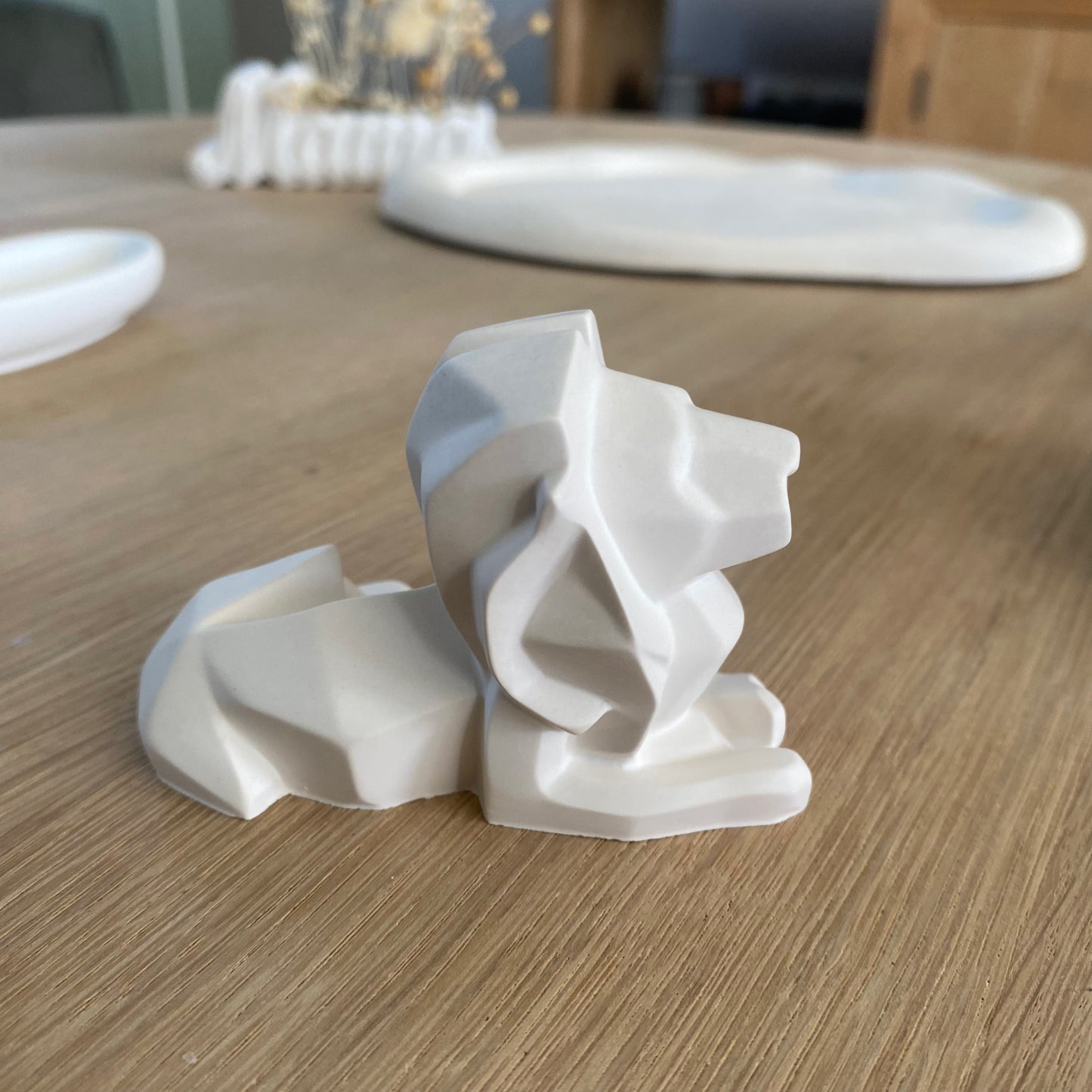 Decoratieve porseleinen leeuw – handgemaakt