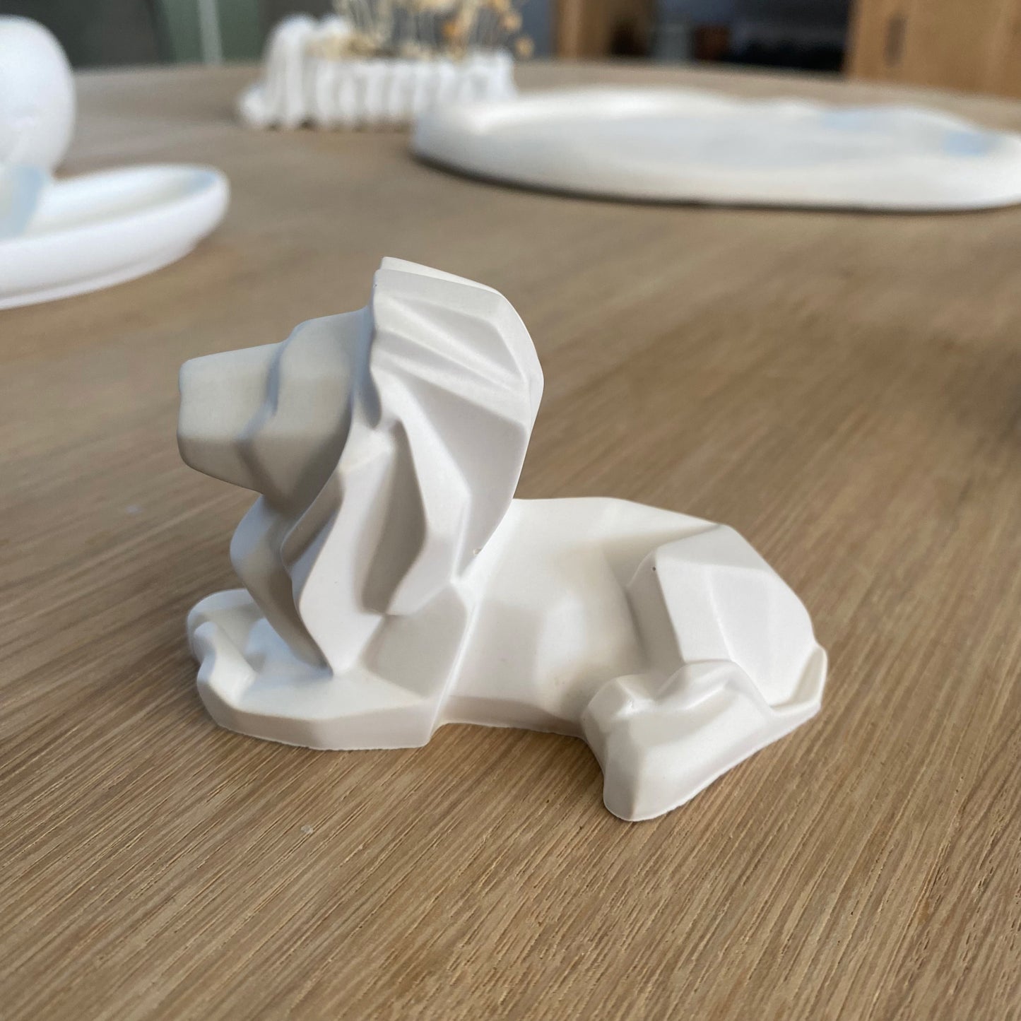 Decoratieve porseleinen leeuw – handgemaakt