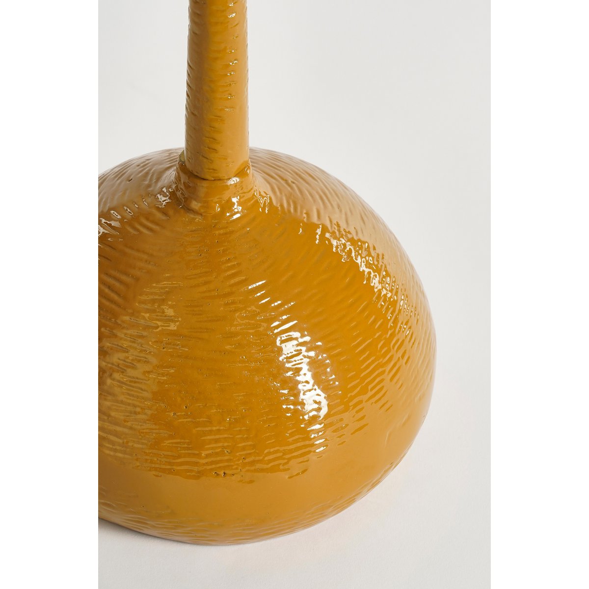 Colin Bijzettafel - H68 x Ø24 cm - Gerecycled Aluminium - 100% FSC - Bruin