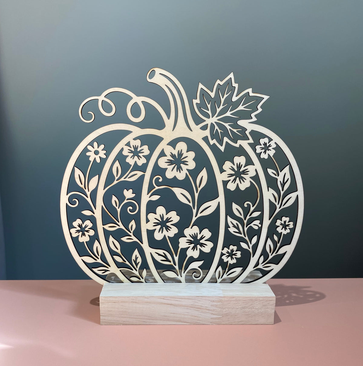 Houten pompoen met bloemen 🍂