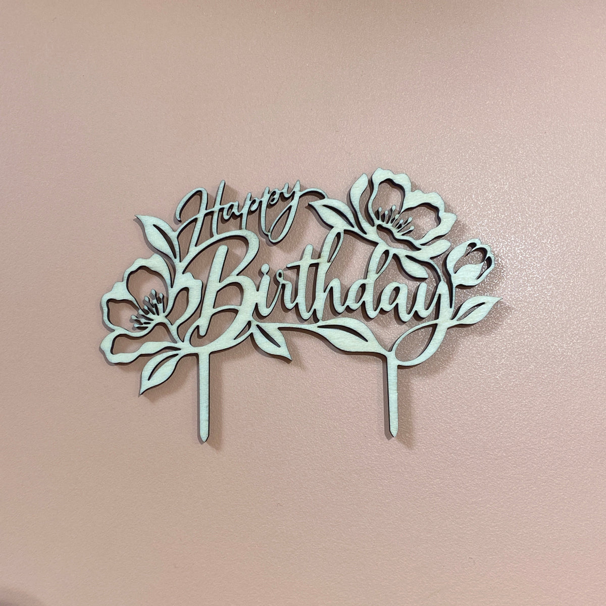 Houten taarttopper – Happy Birthday 🌸