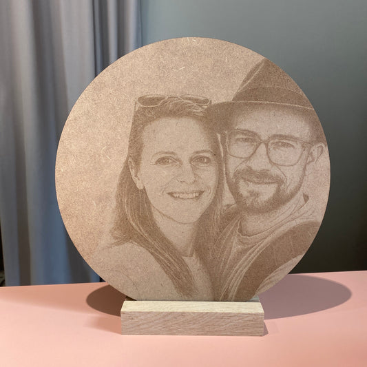Persoonlijke fotogravure op hout – 30 cm 🤎
