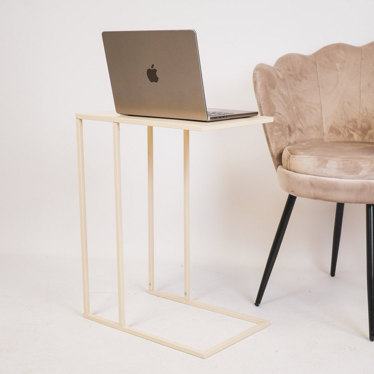 URBAN SLIDE – Praktische bijzettafel met karakter