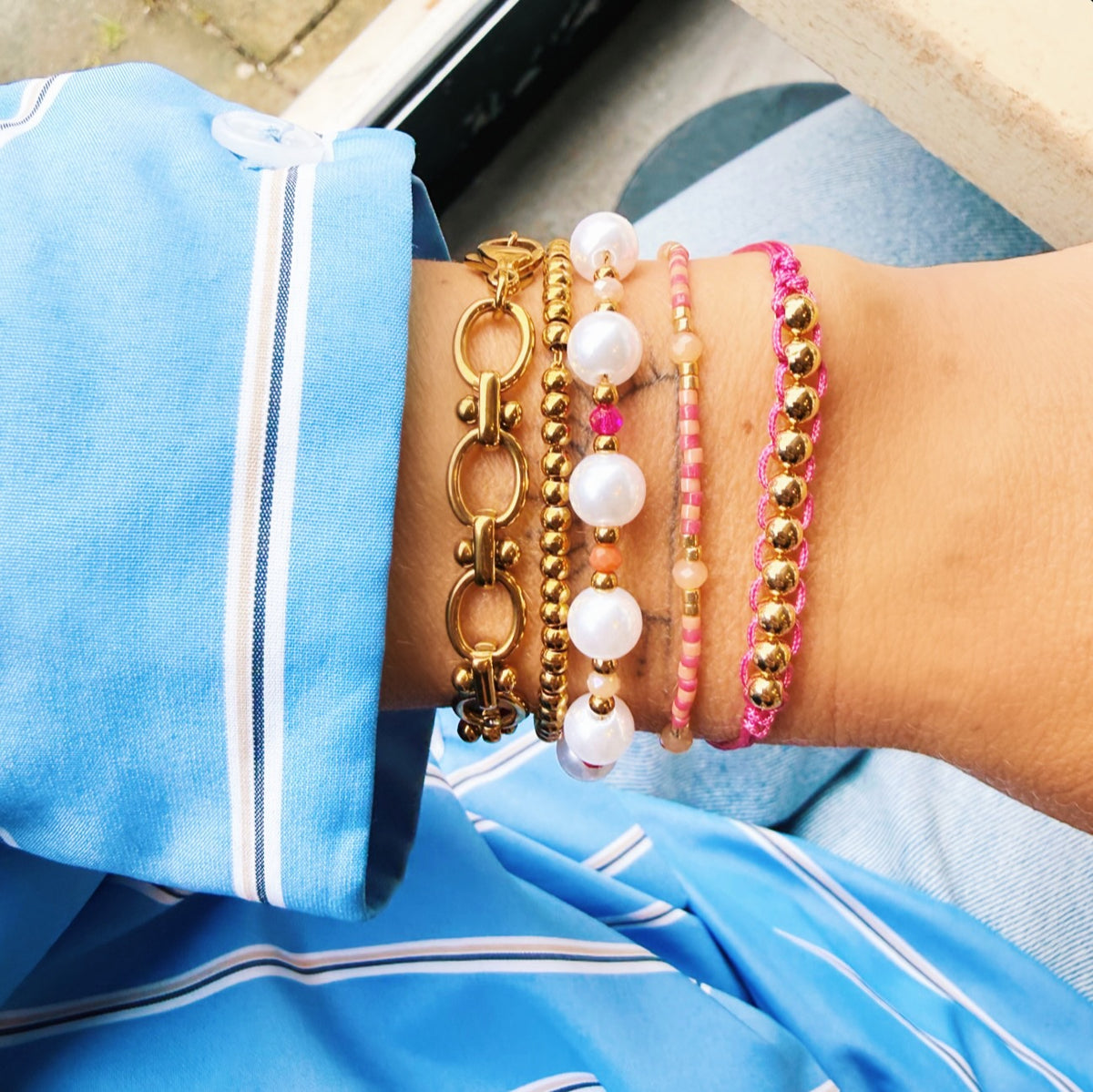 Fijne armband met hartjes - goud