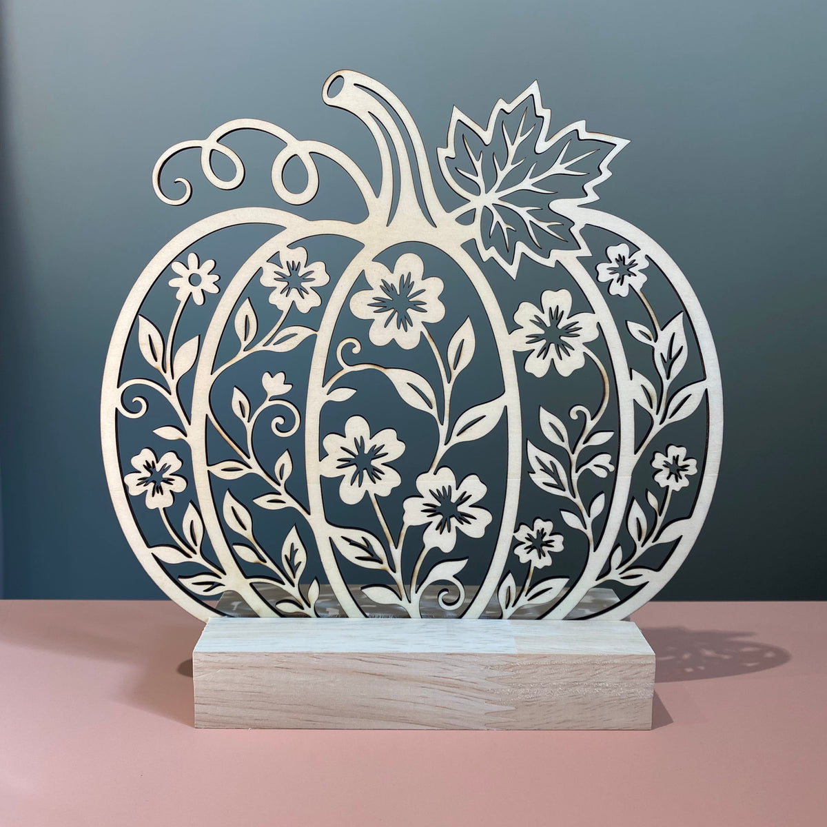 Houten pompoen met bloemen 🍂