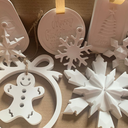 🎄 Set van 9 Handgemaakte Kersthangers – In Cadeaubox