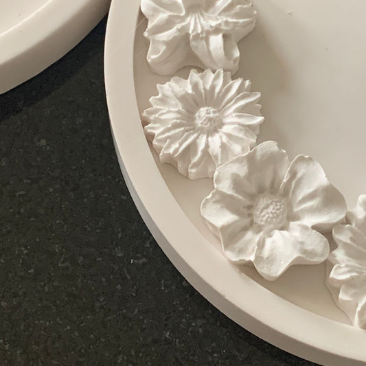 Decoratief bloemenschaaltje