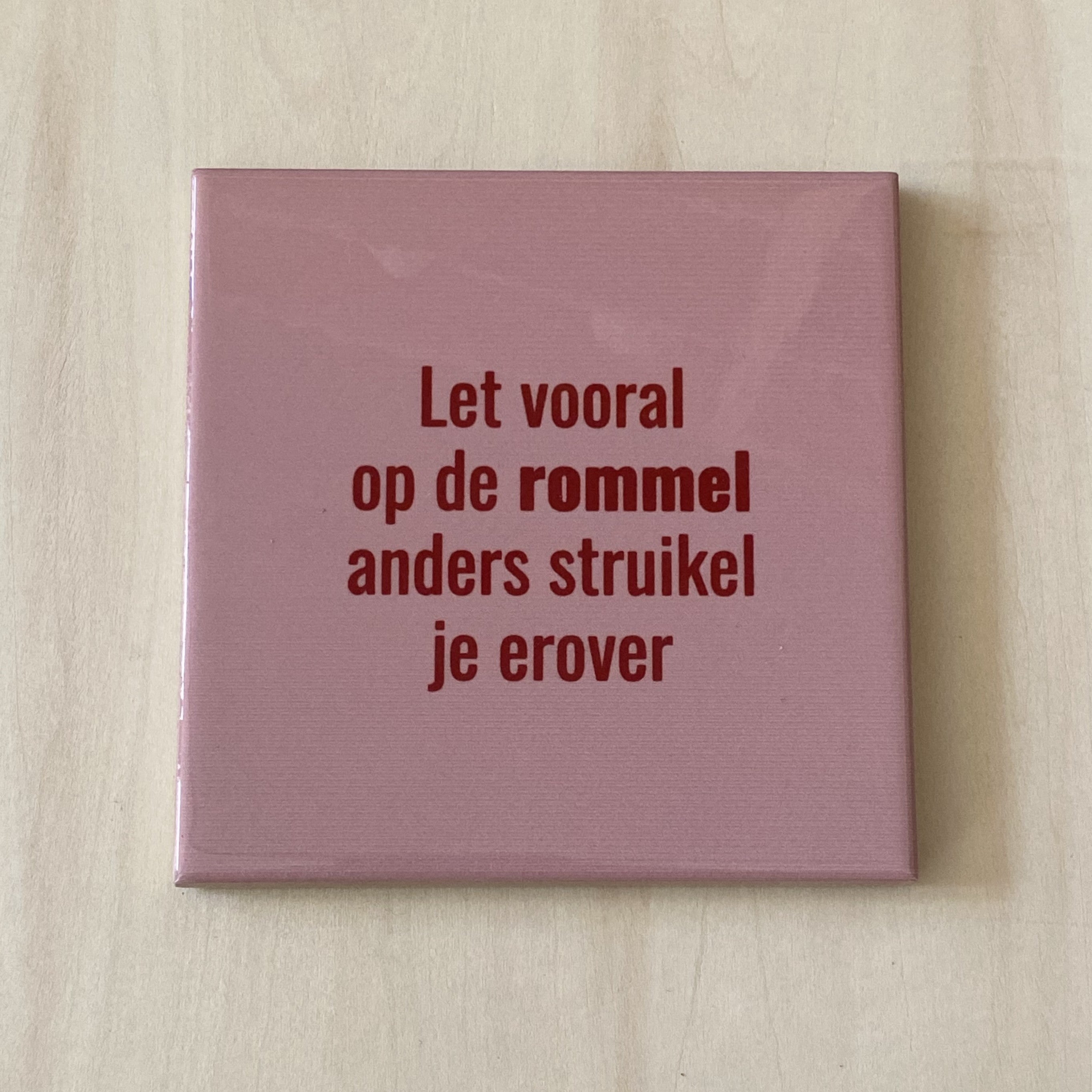 Handgemaakte tegel – Rommel