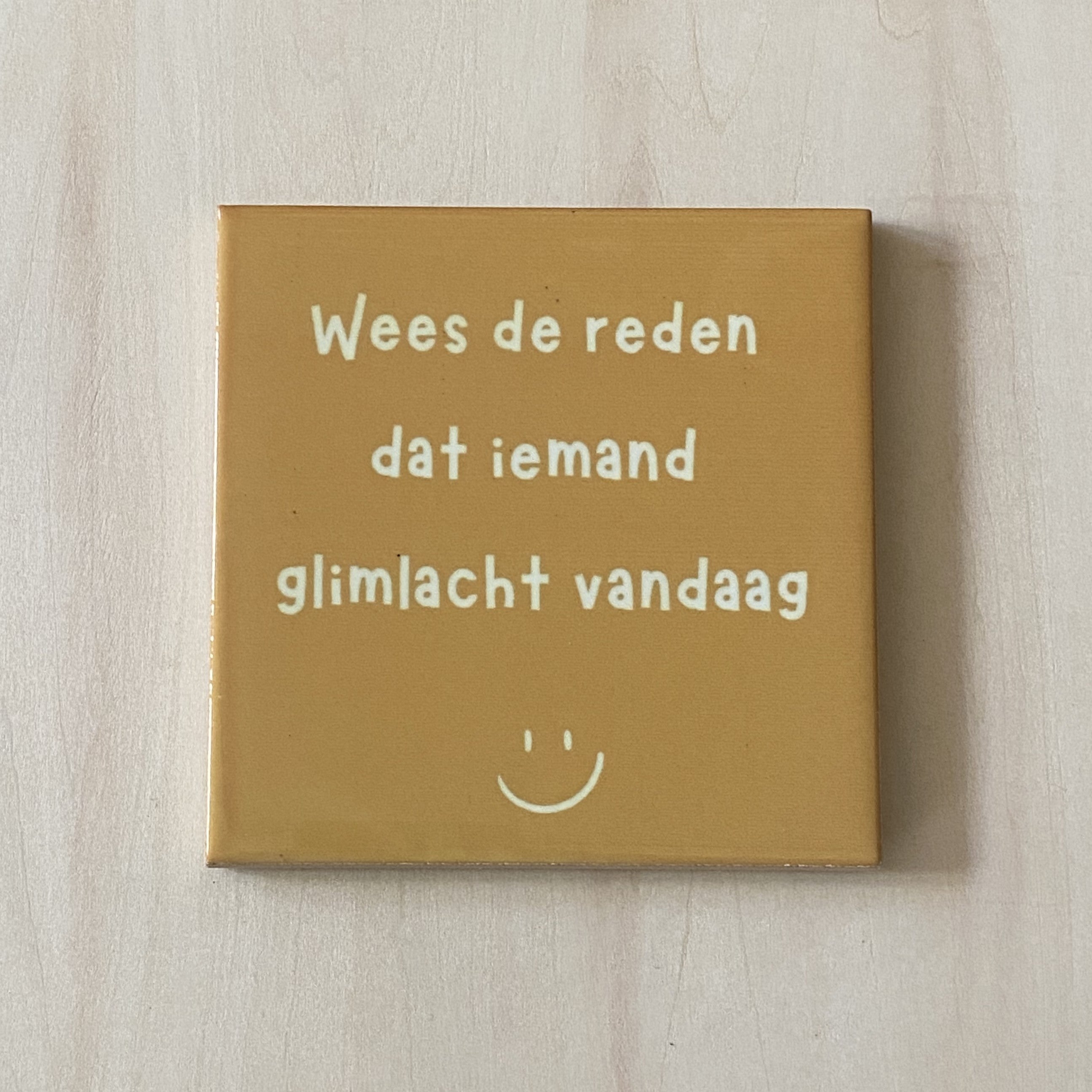Handgemaakte tegel – Glimlacht