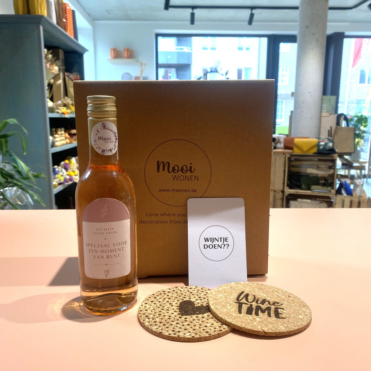 Cadeaubox - wijntje met 2 onderzetters
