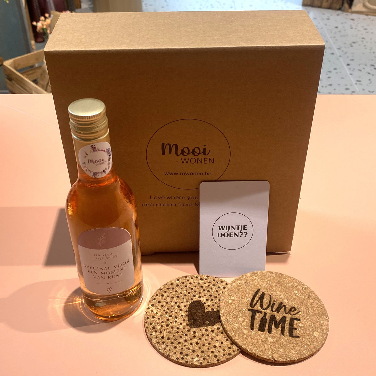 Cadeaubox - wijntje met 2 onderzetters
