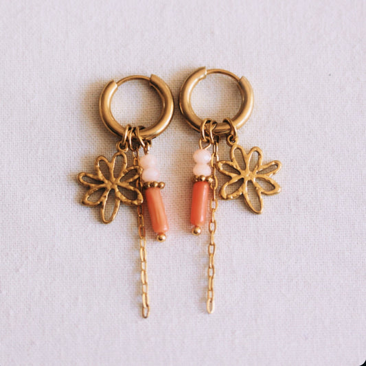 Oorringen met bloem, buisje en ketting - koraal