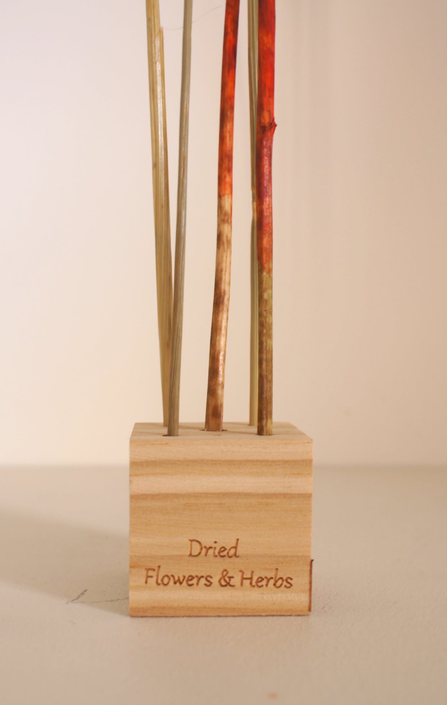 Houten standaard (incl droogbloemen)